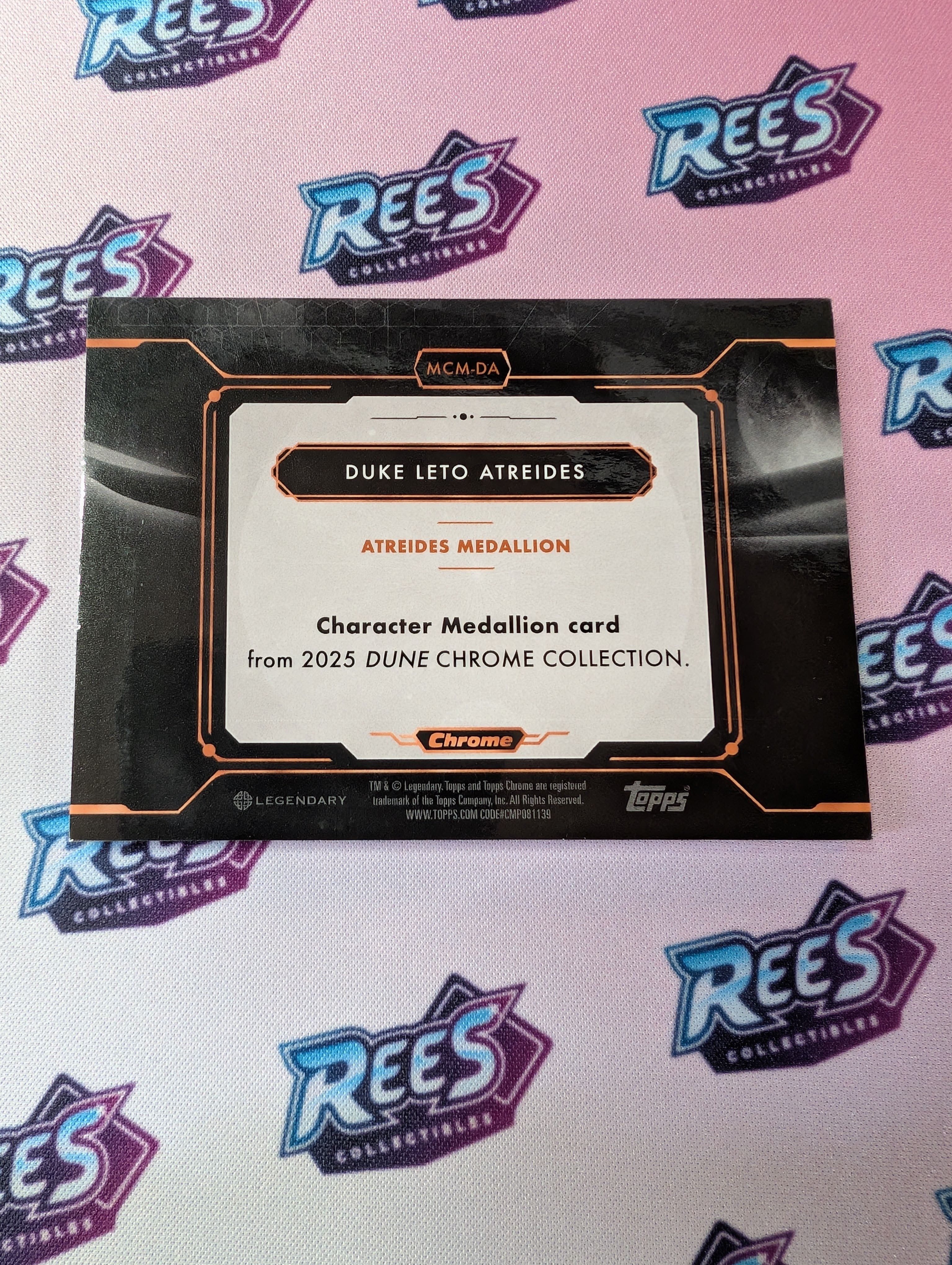 Duke Leto Atreides Medallion, MCM-DA, N/A, 2024 Topps Chrome Dune Manufactured Character Medallion