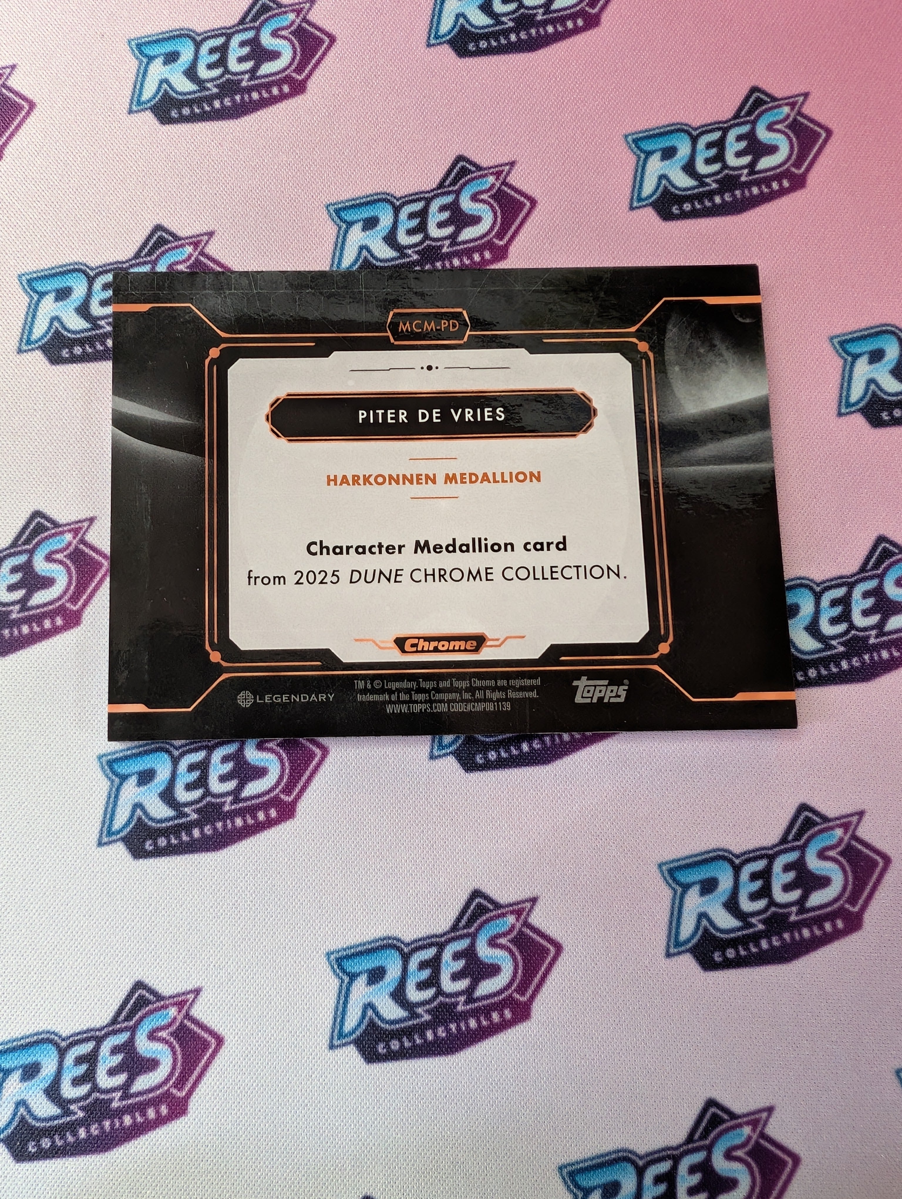 Piter De Vries Medallion, MCM-PD, #188/199, 2024 Topps Chrome Dune Manufactured Character Medallion